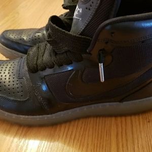 Nike Trainer Clean Sweep Premium